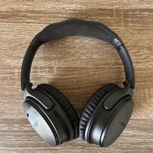 Bose QuietComfort Over-Ear Wireless Bluetooth Headphones